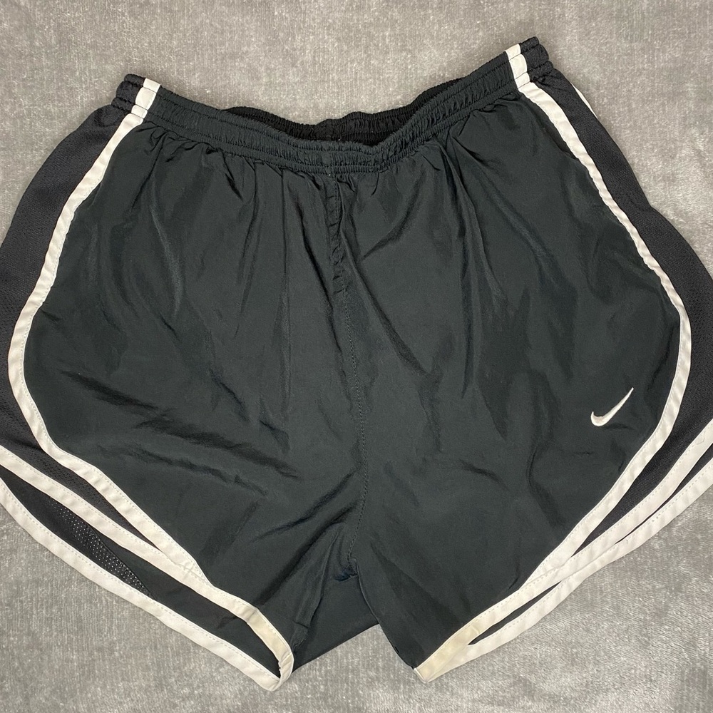 Nike Women's Dry Tempo Shorts